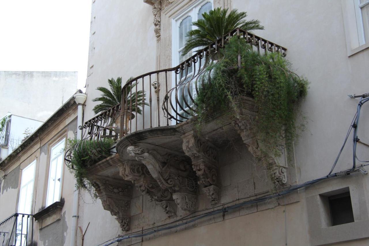 Casa Vacanza Icaros, Ortigia, CITY CENTRE Syracuse Exterior foto